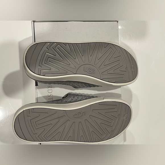 UGG Kids Caplan Slip-On Sneaker New - Picture 6 of 11